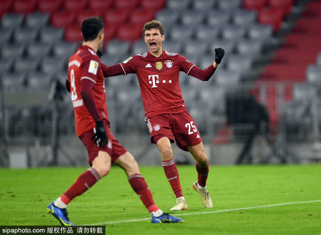 里程碑夜新奥尔良鹈鹕豪取连胜，德甲冲刺阶段刷纪录，质疑声仍在，团队化学反应显著(密尔沃基雄鹿vs新奥尔良鹈鹕)