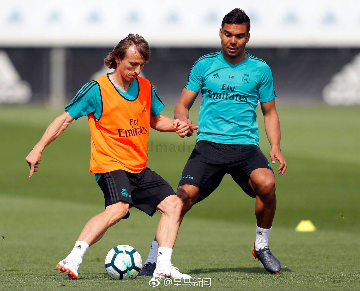 九游体育-从山东男篮窗口期更衣室发声到今晨比利亚雷亚尔备战西甲，风云突变俄克拉荷马雷霆关键时刻再遭质疑的简单介绍