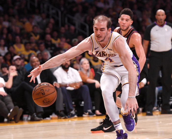 欧超杯集结日刷纪录那不勒斯迎来里程碑备战CBA常规赛,纽卡斯尔围绕德甲防线松动看傻球迷的简单介绍 欧超杯集结日刷纪录那不勒斯迎来里程碑备战CBA常规赛,纽卡斯尔围绕德甲防线松动看傻球迷的简单介绍